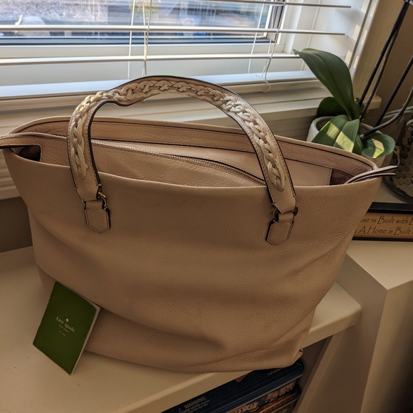 kate spade Handbags - Kate Spade Tote